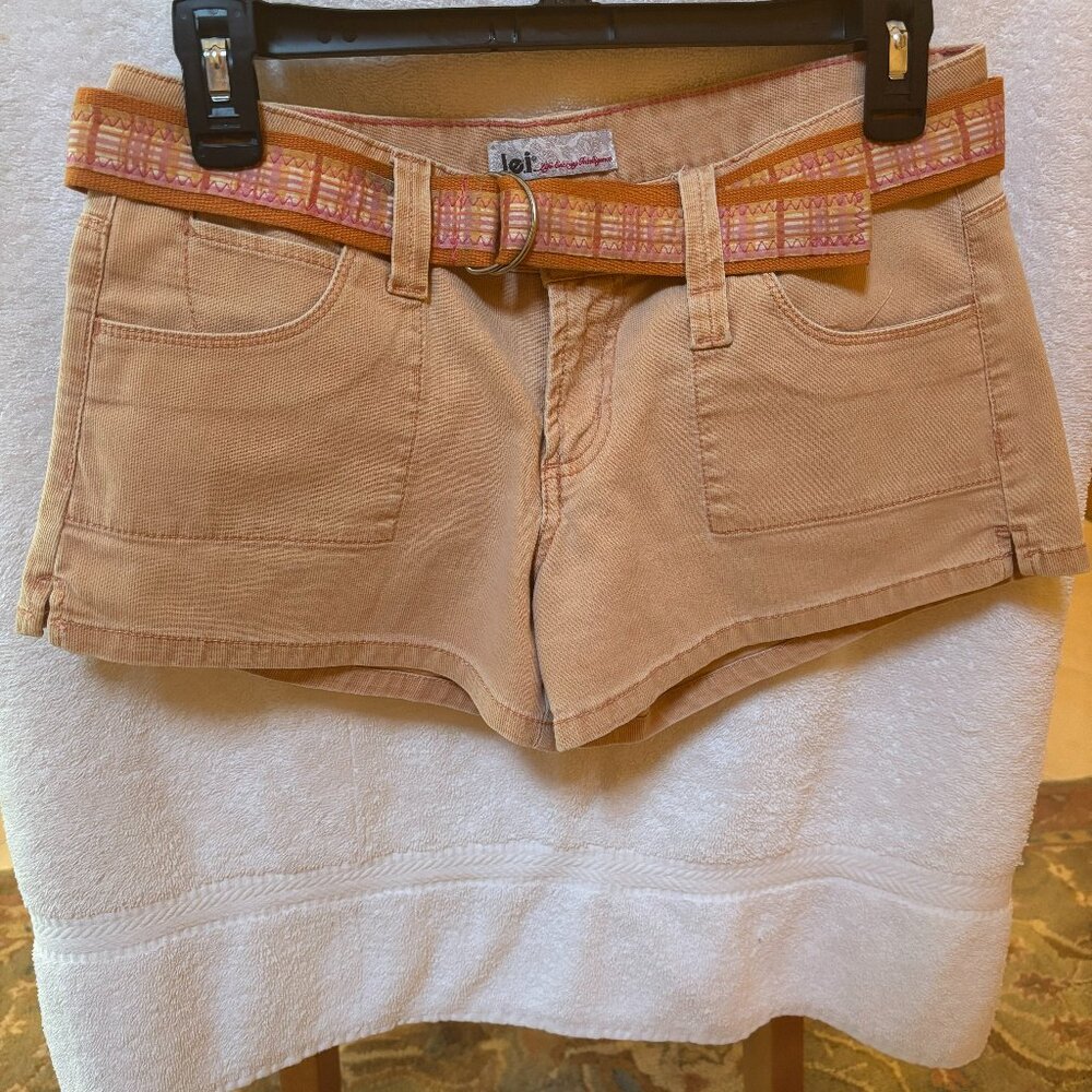 L.E.I. SHORTS - SIZE 5